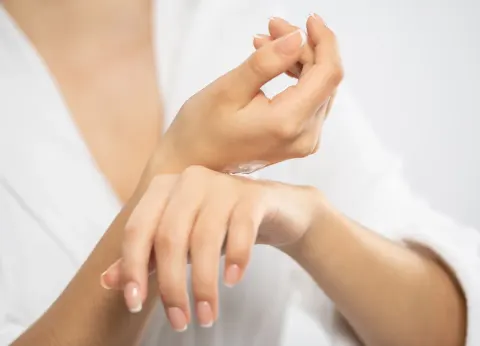 13 Moisturizer Hacks That You Can Add To Your Skincare Routine